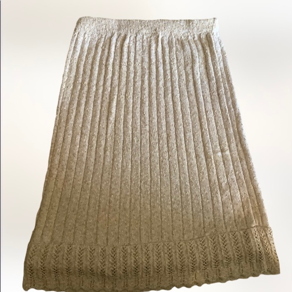 BRITISH VOGUE- Cream knitted fabric skirt size M.